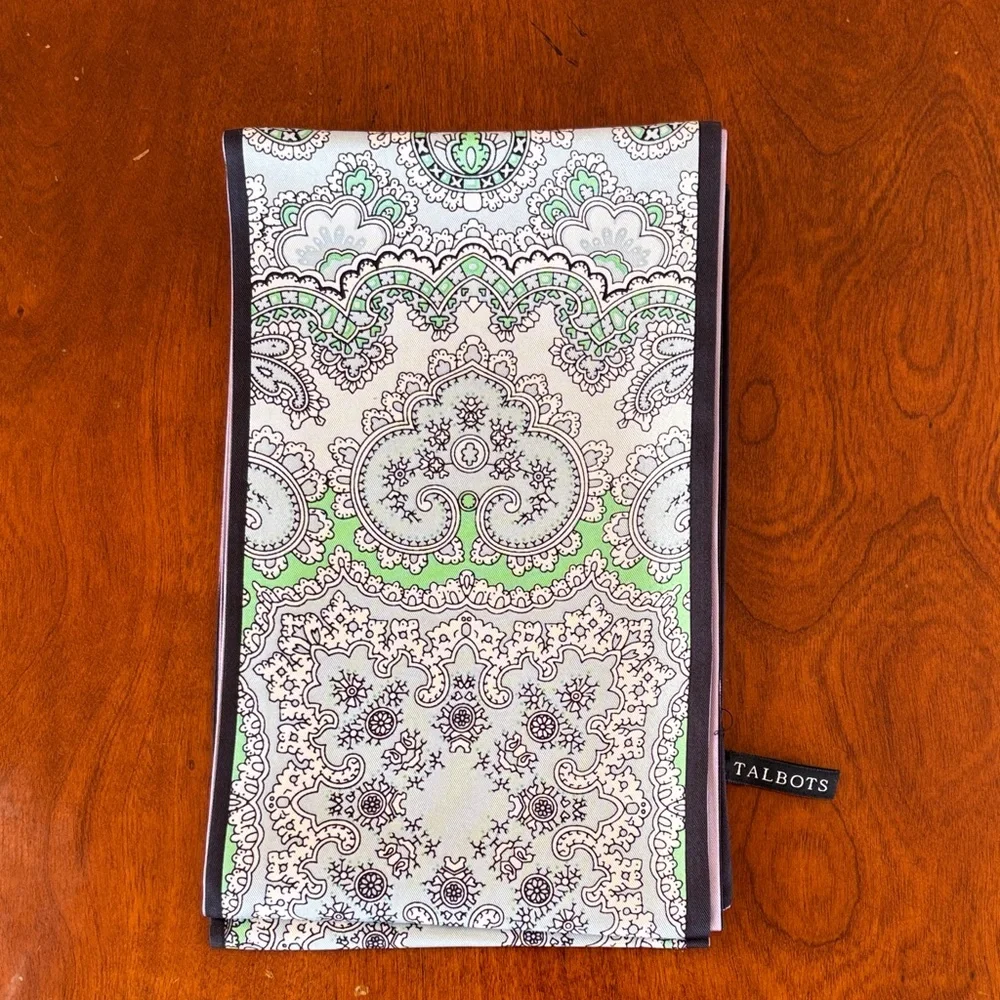 Talbots Cream‎ and Green Paisley Floral Sash, Skinny, Silk Scarf. Like NEW
